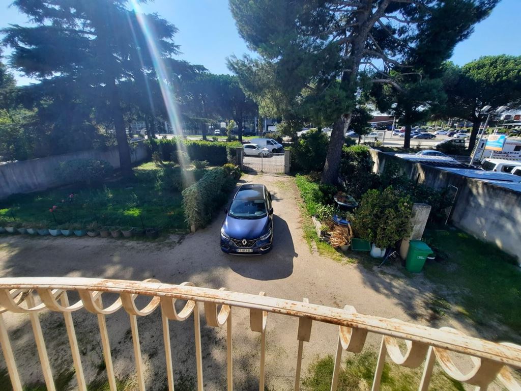 Local professionnel AVIGNON (84000) AXTHON IMMOBILIER