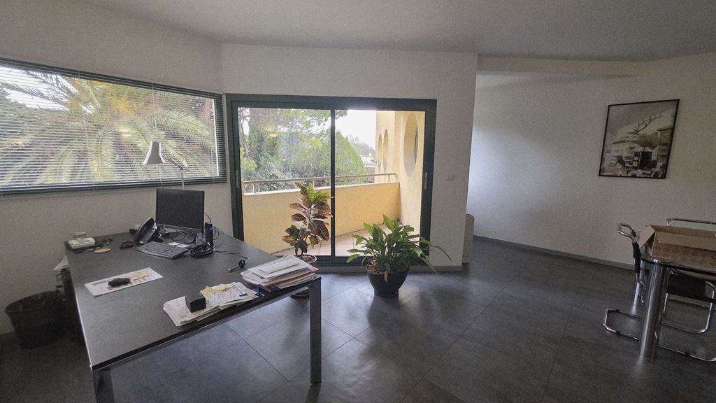 Local professionnel AVIGNON (84000) AXTHON IMMOBILIER