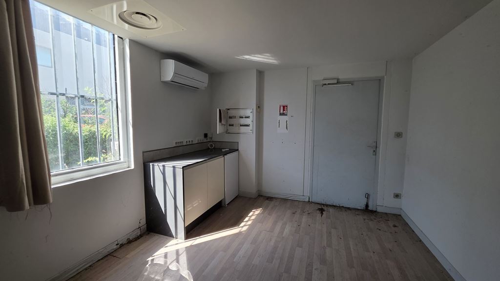 Local professionnel VITROLLES (13127) AXTHON IMMOBILIER
